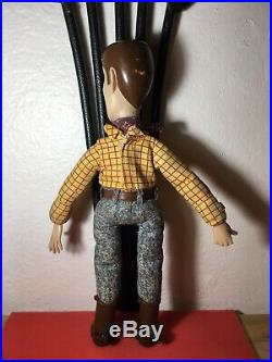 Doll Poupée Figurine Disney Toy Story Woody Parlant Thinkway Toys 1995