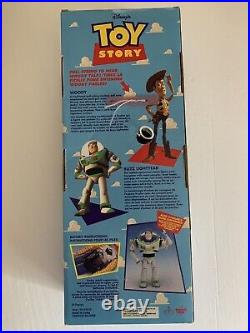 French/Eng 1st Edition Thinkway Disney Toy Story 1995 Talking Pull String Woody