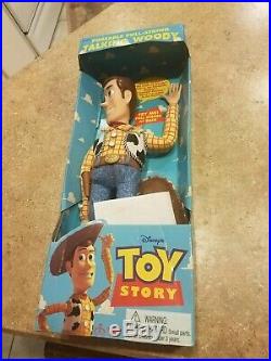 Vintage Original 1995 Toy Story Poseable Pullstring Talking Woody Doll Hat Box